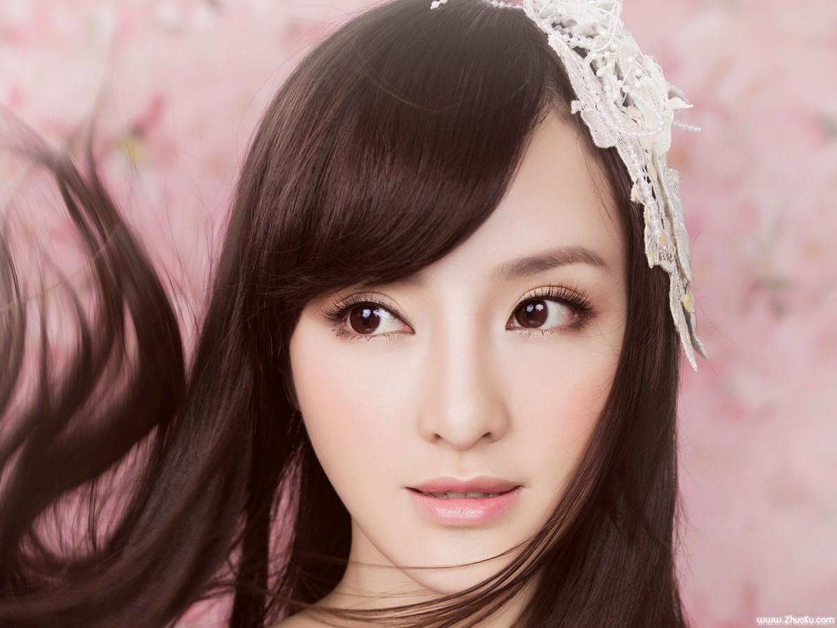 粉红公主卢思思图片大全