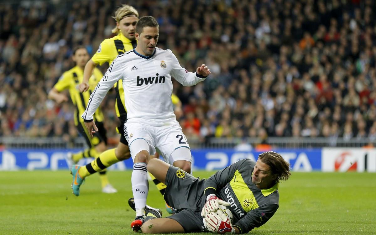 足球明星伊瓜因高清图片