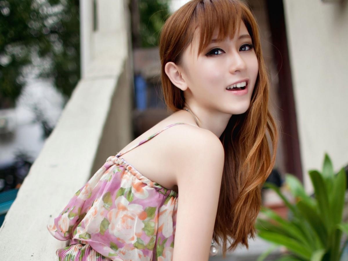 楚楚动人的养眼美女图片大全