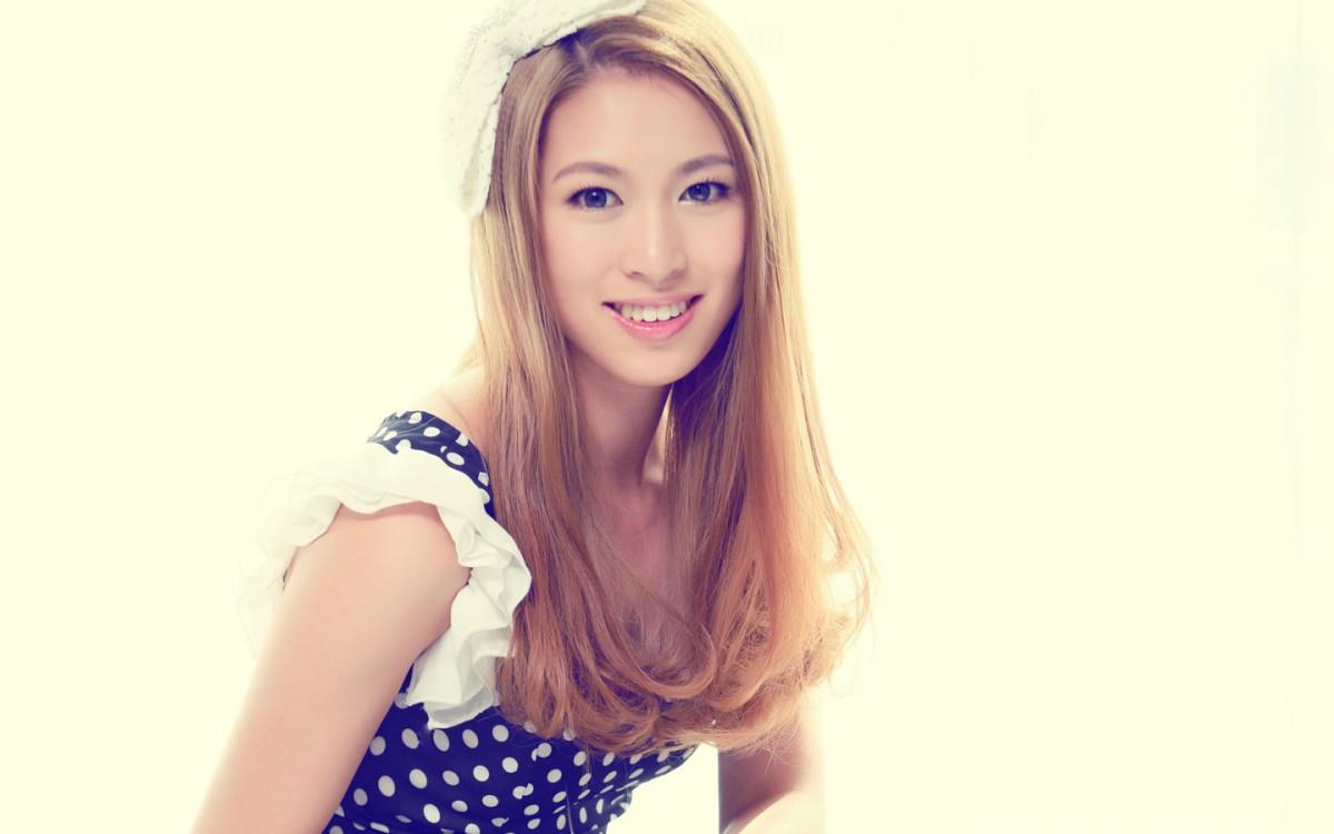 幸文亚与李曦儿美女图片