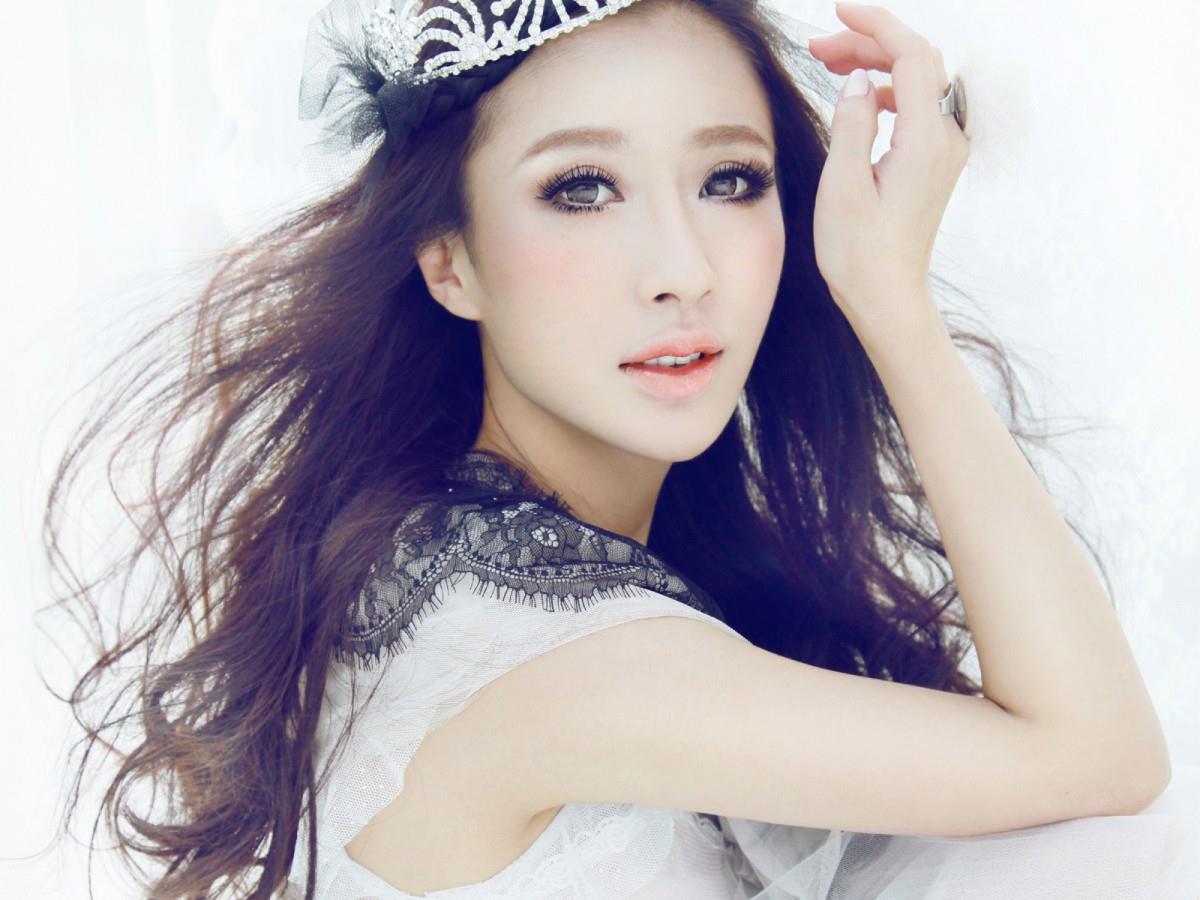 幸文亚与李曦儿美女图片