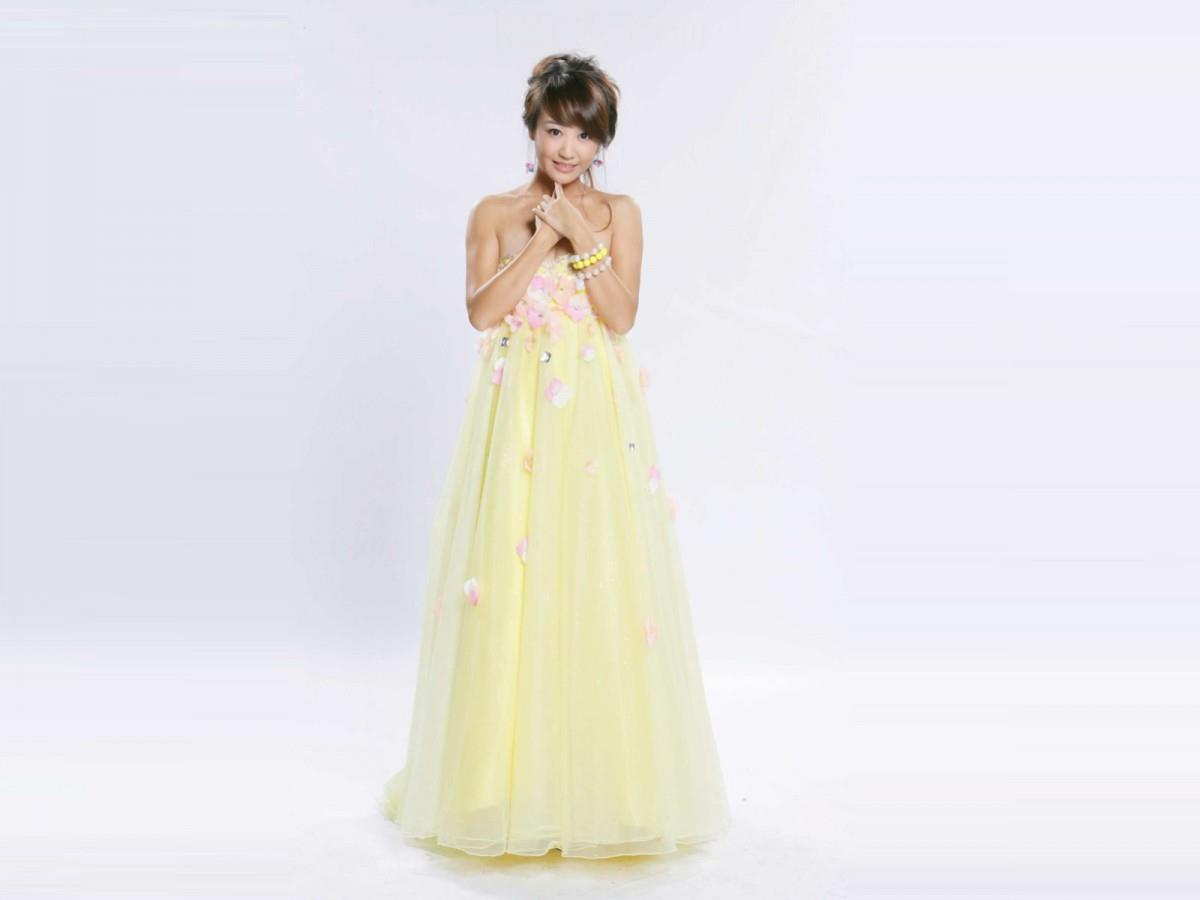 主持人左岩图片