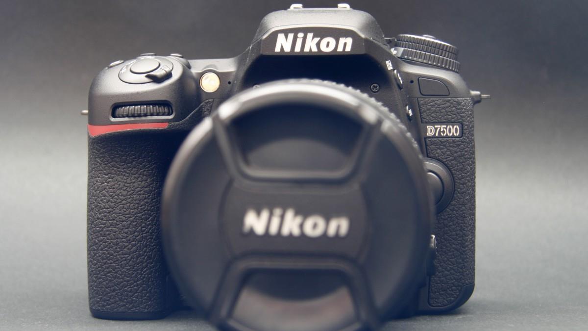 高清尼康品牌单反相机图片