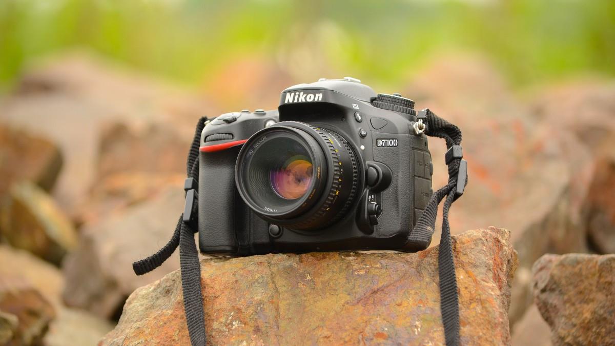 高清尼康品牌单反相机图片