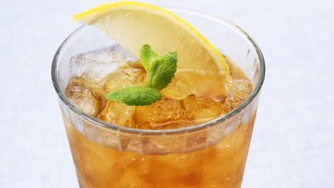 清凉一夏冰块饮料图片