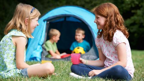 儿童野外露营野营图片