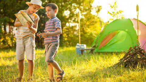 儿童野外露营野营图片