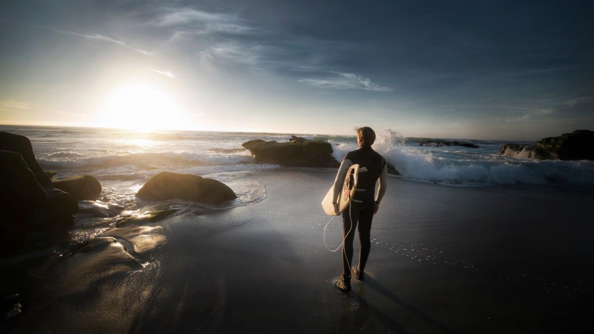 唯美的海边冲浪运动图片