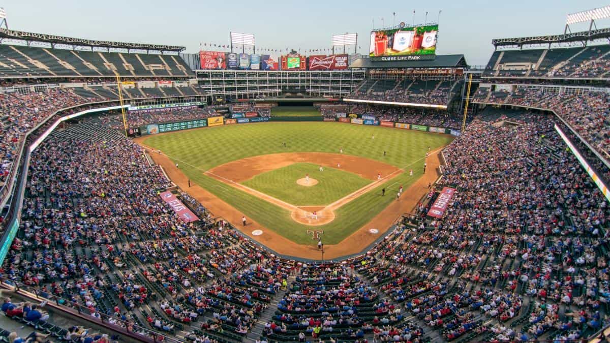 大型体育馆足球场图片