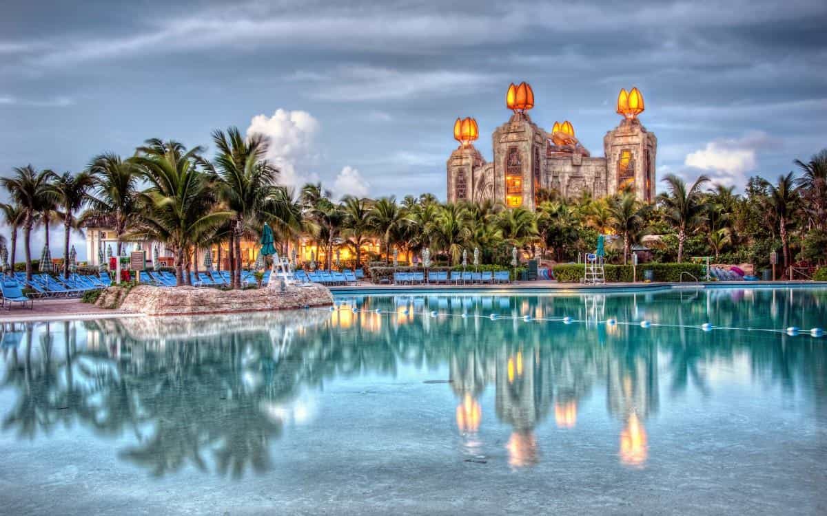 蓝色大海美景图片