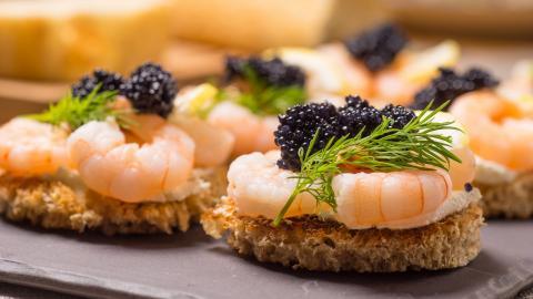 美味虾球鱼子酱图片