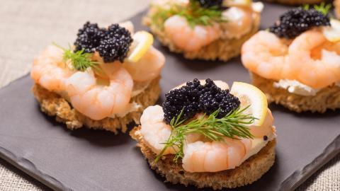 美味虾球鱼子酱图片