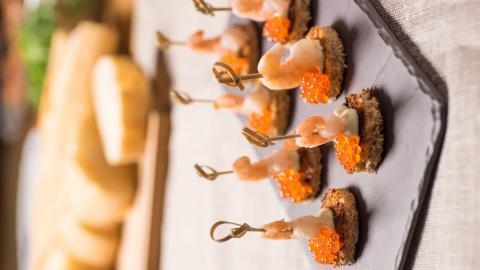 美味虾球鱼子酱图片