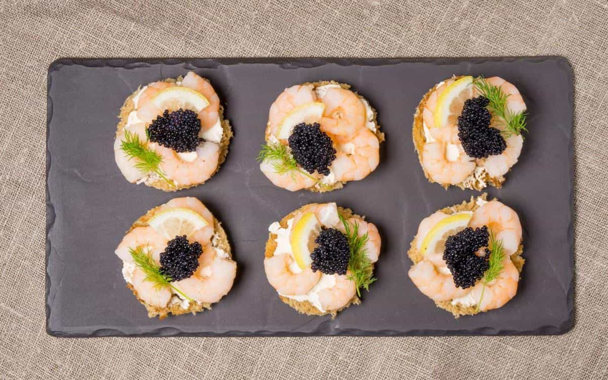 美味虾球鱼子酱图片