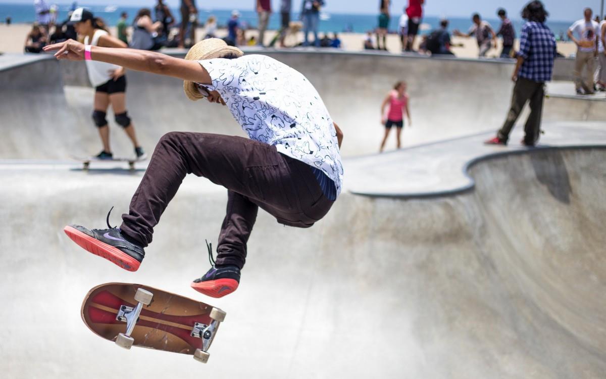 滑板运动高清图片