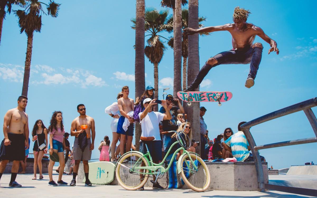 滑板运动高清图片