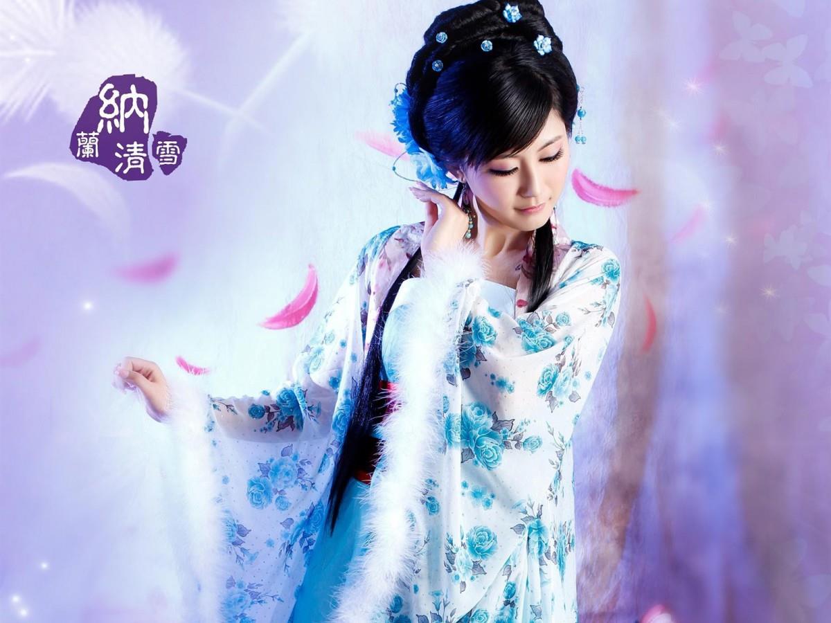 纳兰清雪古装美女图片