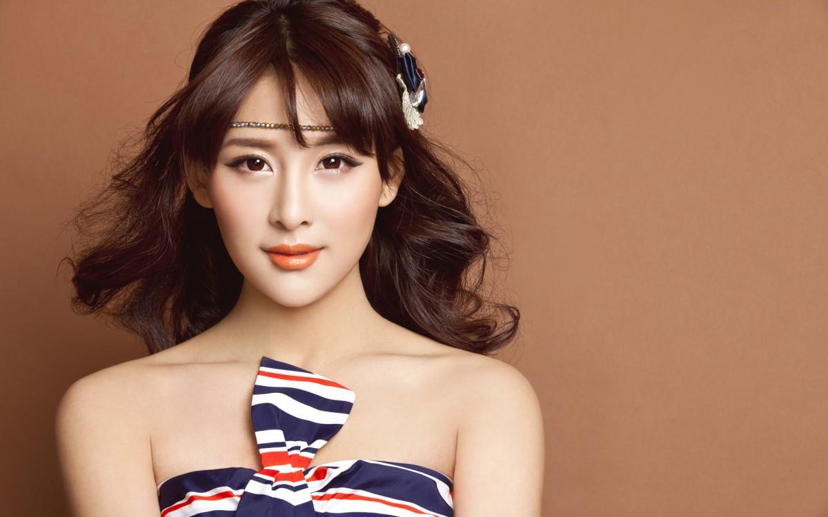 贾青甜美高雅图片