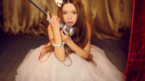 裴紫绮高清美女图片