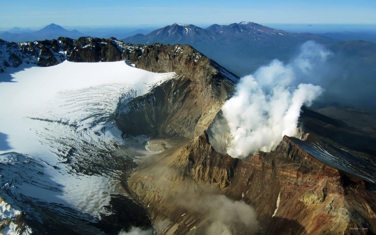 壮观的火山喷发图片