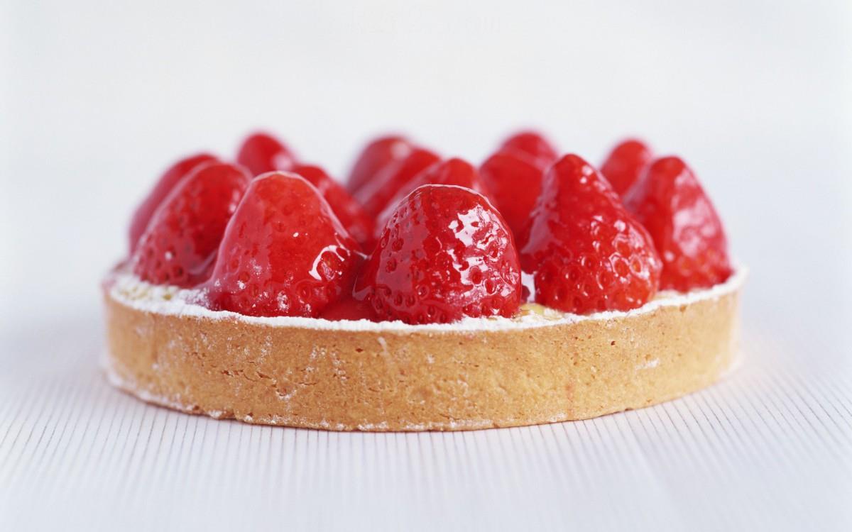 美味甜品草莓蛋糕图片