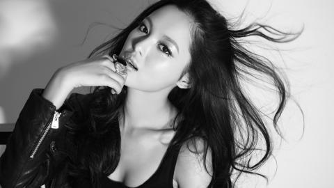 辛芷蕾黑白图片