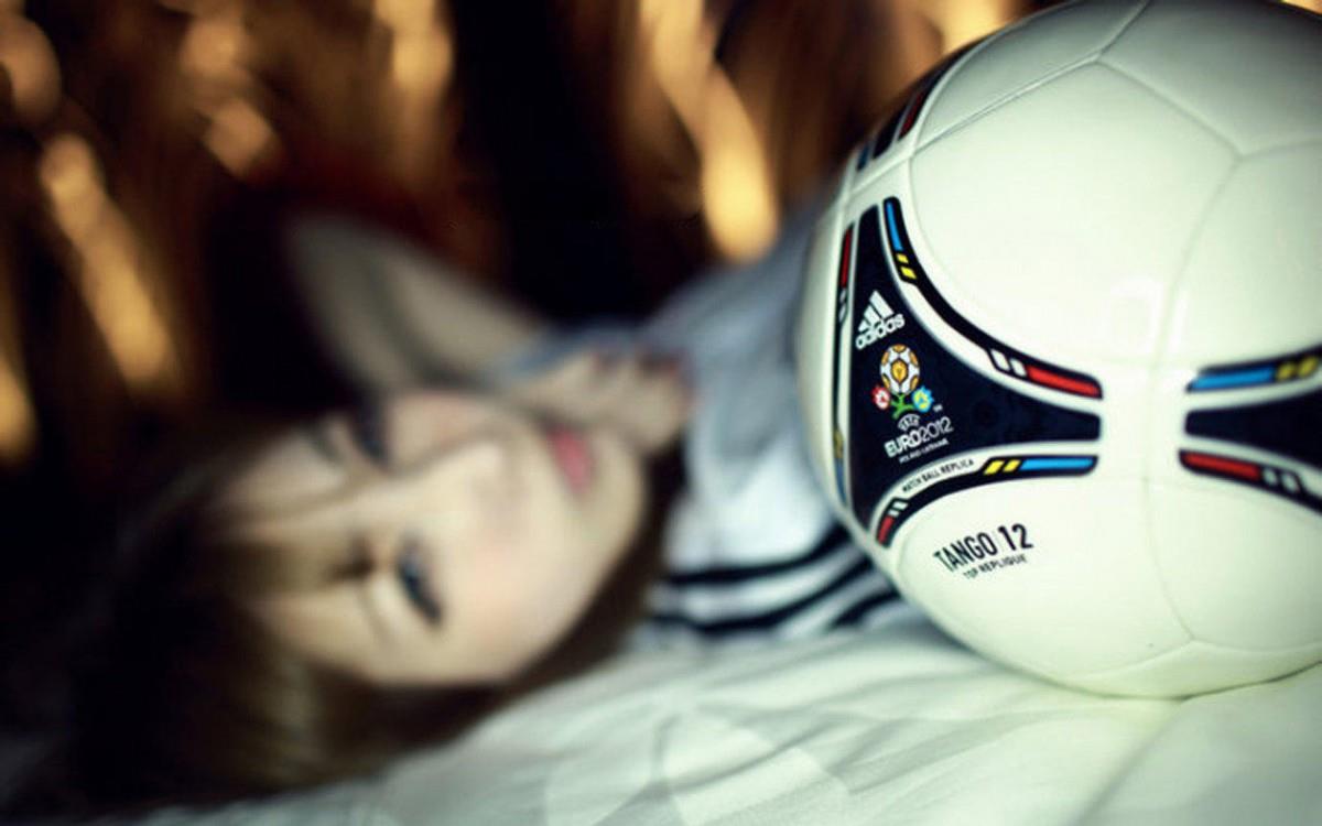 美女足球宝贝图片