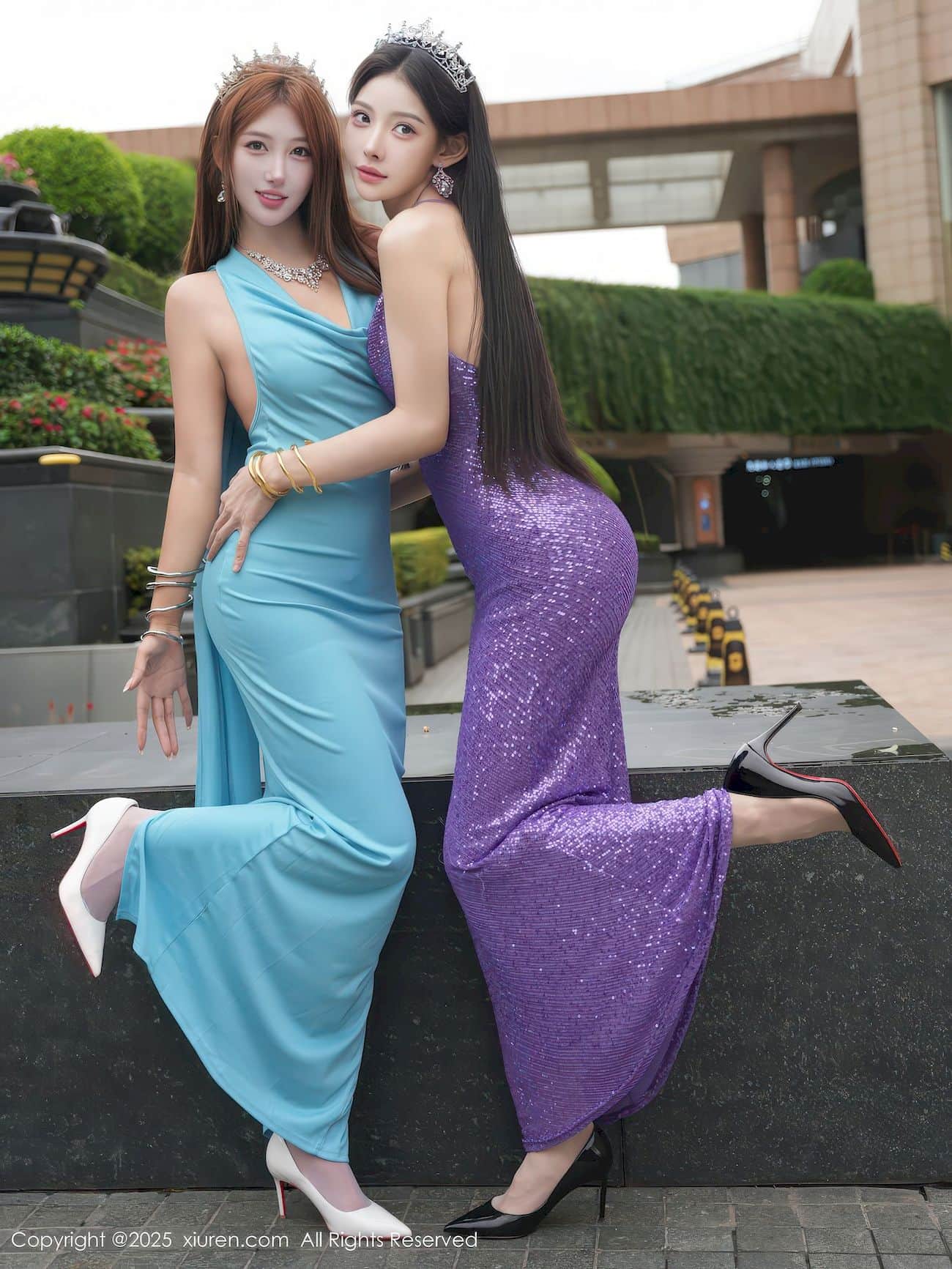 美女模特梨霜儿&金允希Yuki修长礼服长裙图片