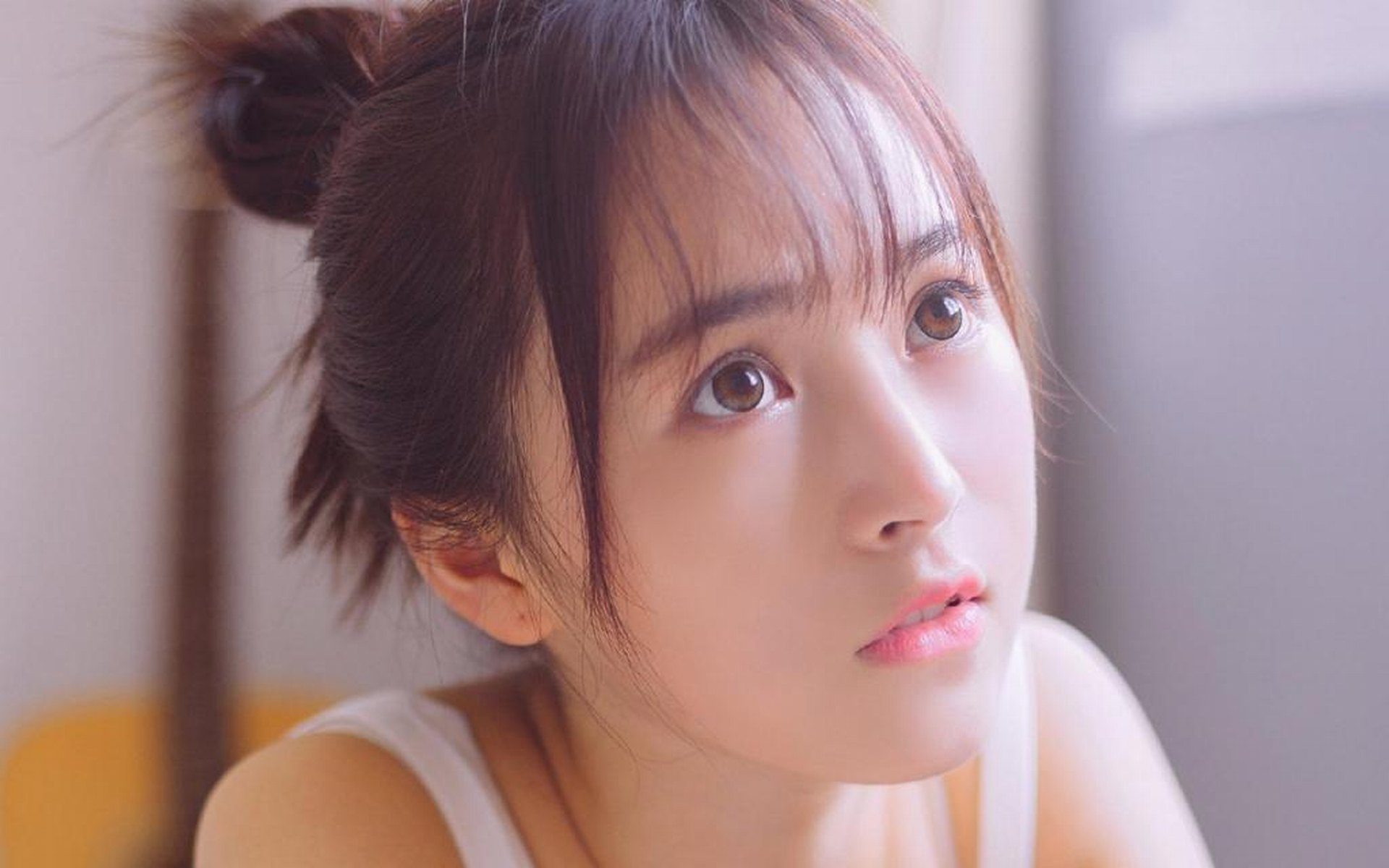 天真无邪美少女可爱女生电脑桌面高清壁纸