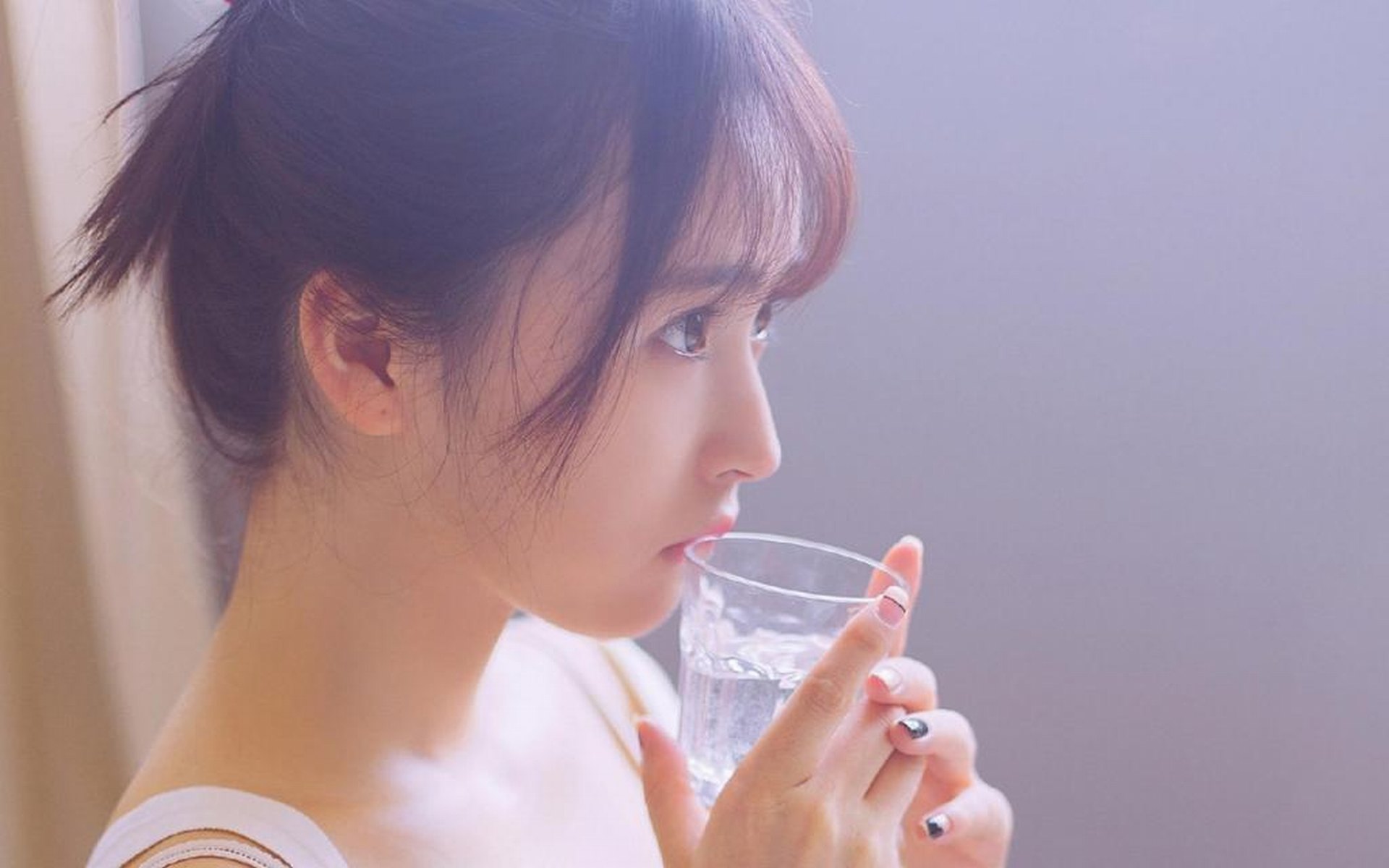 天真无邪美少女可爱女生电脑桌面高清壁纸