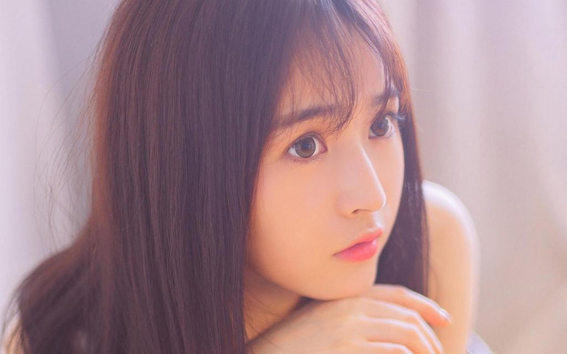 天真无邪美少女可爱女生电脑桌面高清壁纸