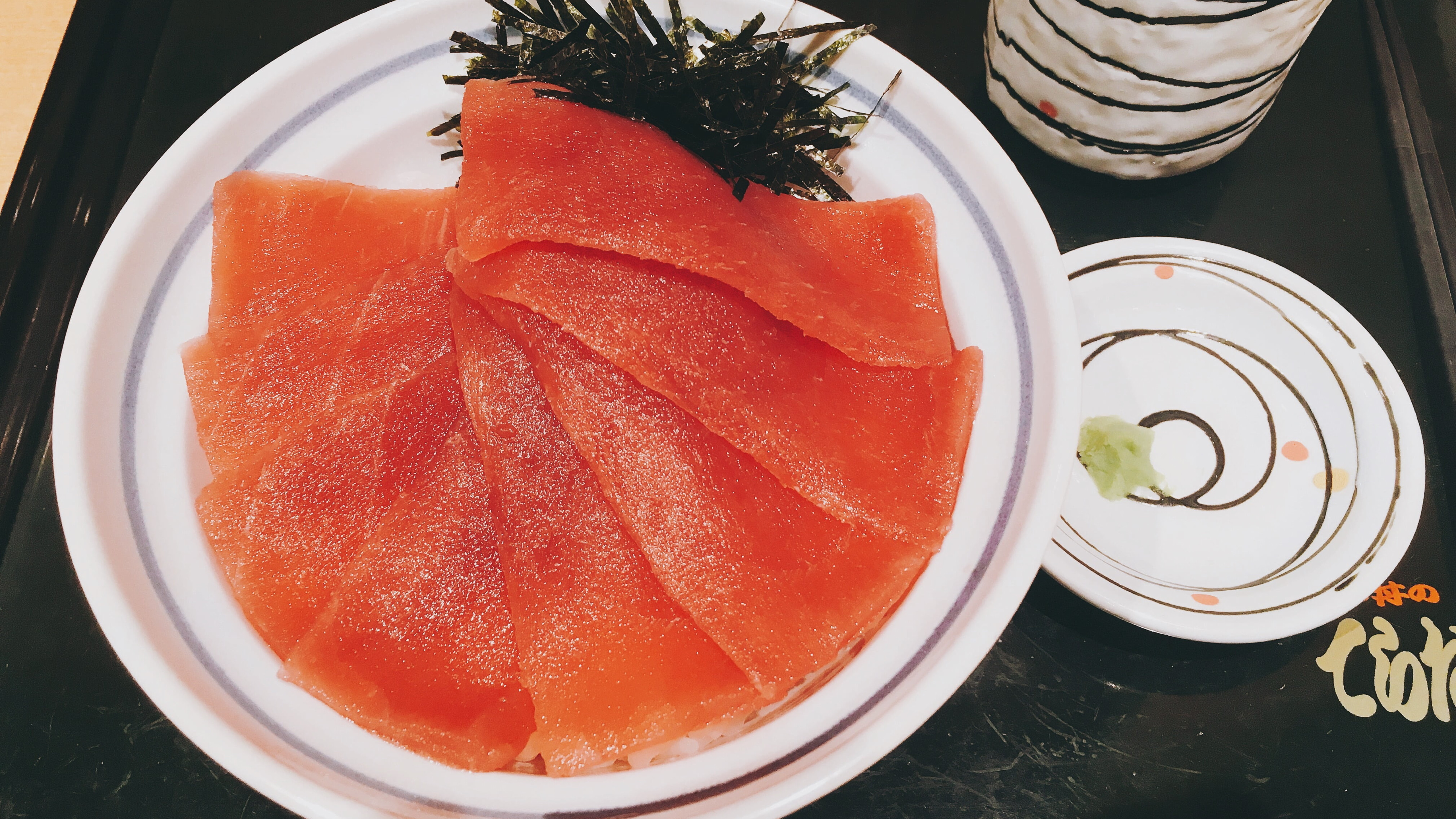 美味食材金枪鱼刺身寿司沙拉高清4K壁纸图片