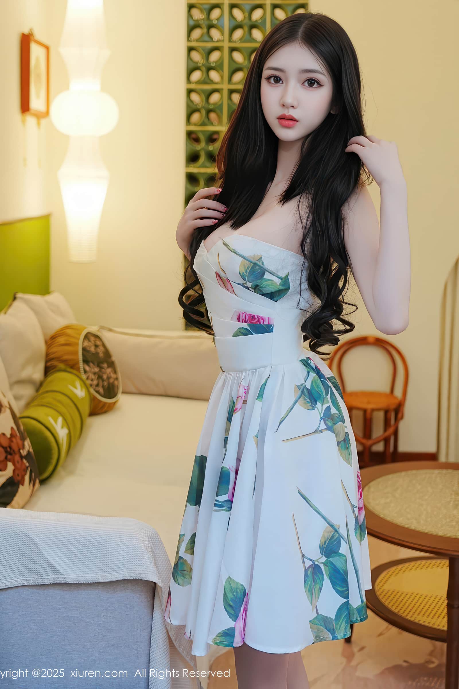 骨感纤细美女白小蝶娇小可爱美若天仙连衣裙写真