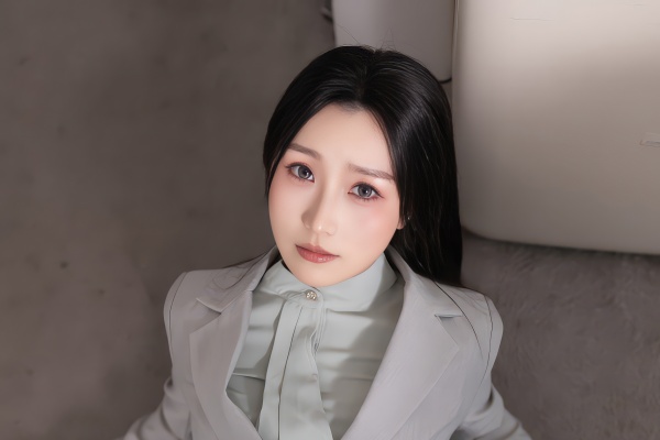 网络写真模特杏子Yada白色内衣翘臀高清图片