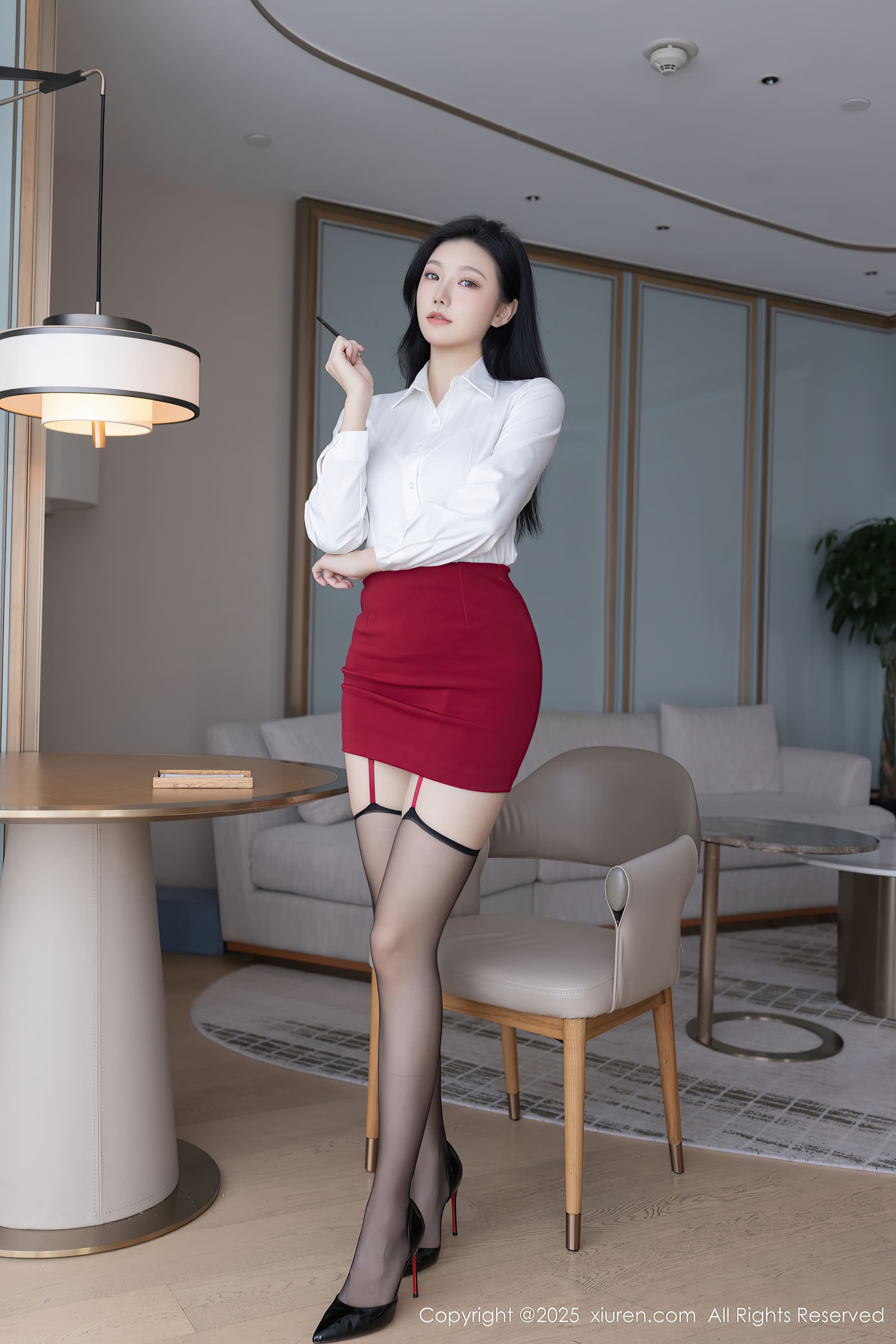 气质美女安然anran红色紧身裙黑丝OL制服高清写真