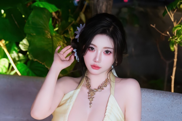 清纯少女风美女模特杨晨晨长礼服高清写真