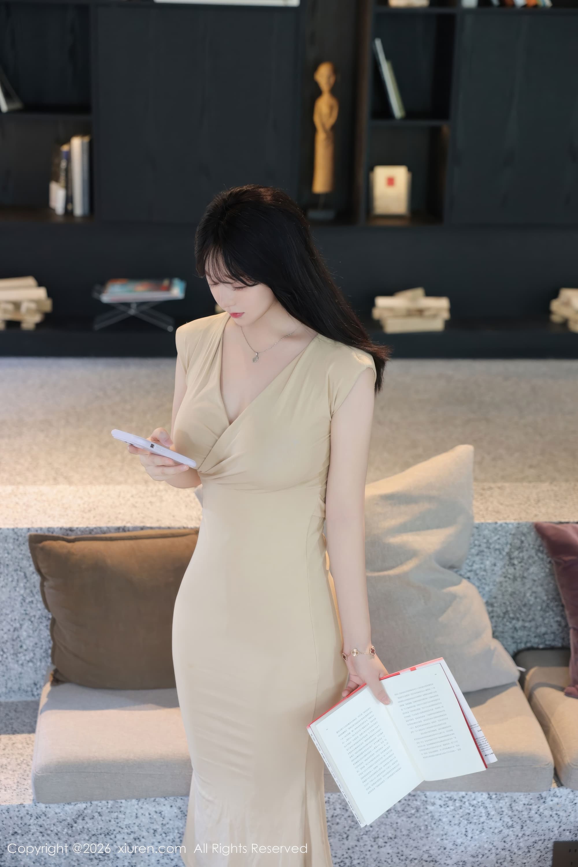 秀人网美女奶思兔肉嘟嘟可爱紧身裙丰满身材写真